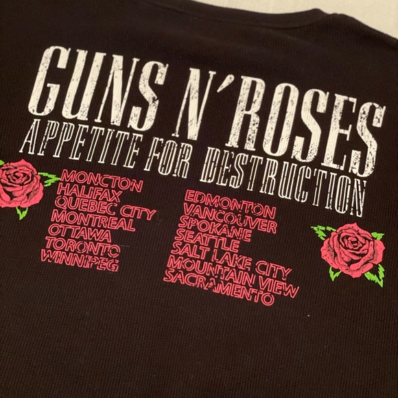 Wmns Guns & Roses - Picture 4 of 4